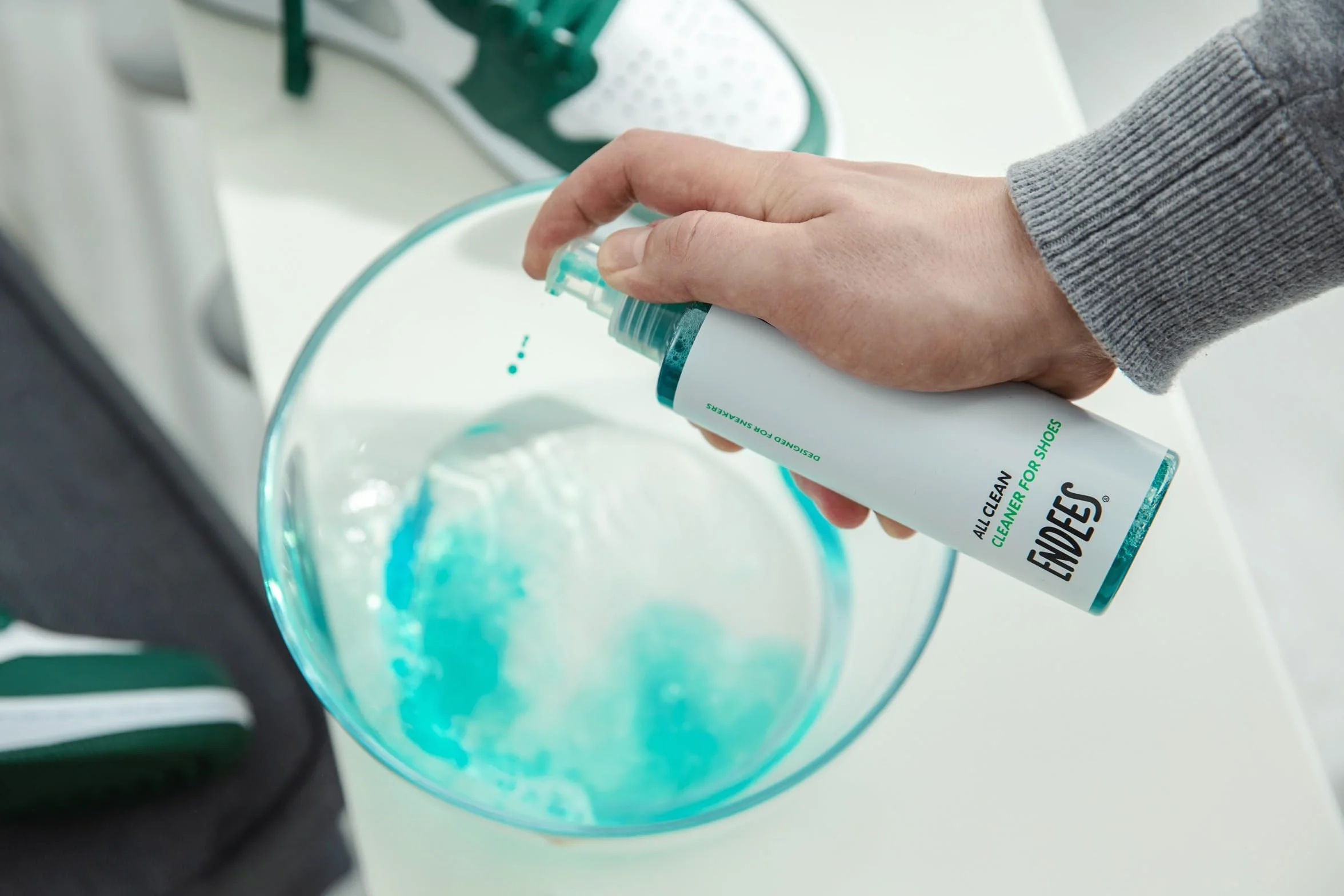 Endees – Płyn do Czyszczenia Butów All Clean (200 ml) – Pianka do Dokładnego Czyszczenia i Ochrony Obuwia – Bezpieczny Środek Czyszczący do Wszystkich Materiałów, w tym Skóry i Zamszu